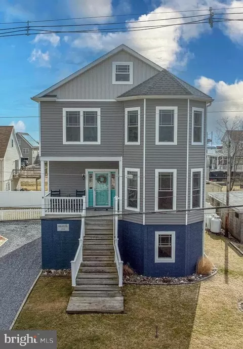 Exterior - 9031 Hinton Ave, Sparrows Point, MD 21219 photo 4 of 9