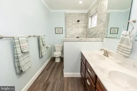 Bath - 9031 Hinton Ave, Sparrows Point, MD 21219 photo 3 of 5