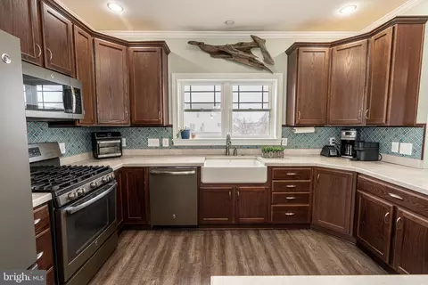 Kitchen - 9031 Hinton Ave, Sparrows Point, MD 21219 photo 5 of 5