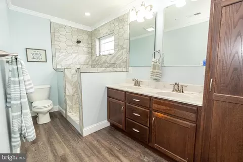 Bath - 9031 Hinton Ave, Sparrows Point, MD 21219 photo 2 of 5