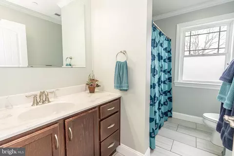 Bath - 9031 Hinton Ave, Sparrows Point, MD 21219 photo 4 of 5