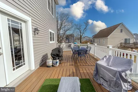 Exterior - 9031 Hinton Ave, Sparrows Point, MD 21219 photo 7 of 9