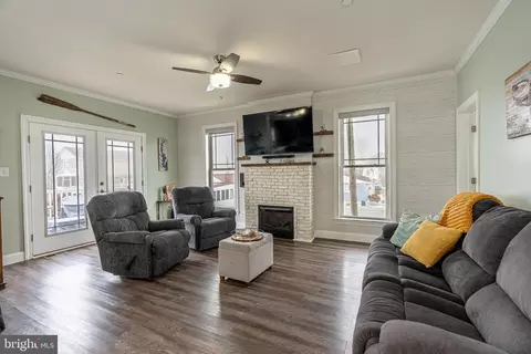 Living - 9031 Hinton Ave, Sparrows Point, MD 21219 photo 1 of 1