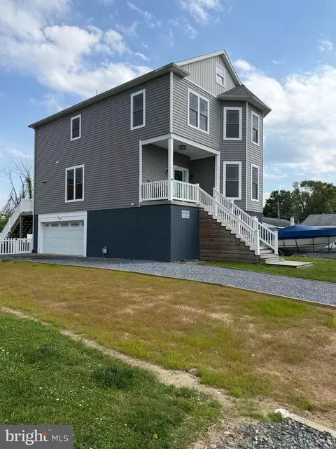 Exterior - 9031 Hinton Ave, Sparrows Point, MD 21219 photo 5 of 9