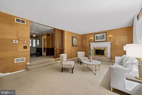 Living - 6 Stonehurst Rd, Phoenix, MD 21131 photo 4 of 4