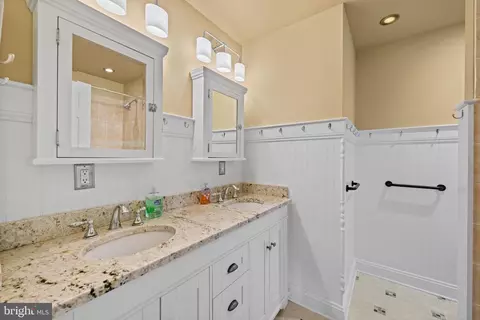 Bath - 6 Stonehurst Rd, Phoenix, MD 21131 photo 2 of 3