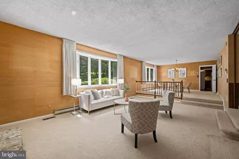 Living - 6 Stonehurst Rd, Phoenix, MD 21131 photo 2 of 4