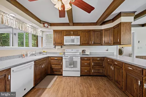Kitchen - 6 Stonehurst Rd, Phoenix, MD 21131 photo 1 of 2