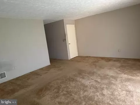 Living - 20 Danben Ct, Nottingham, MD 21236 photo 4 of 5