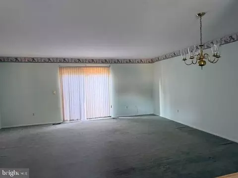 Living - 20 Danben Ct, Nottingham, MD 21236 photo 3 of 5