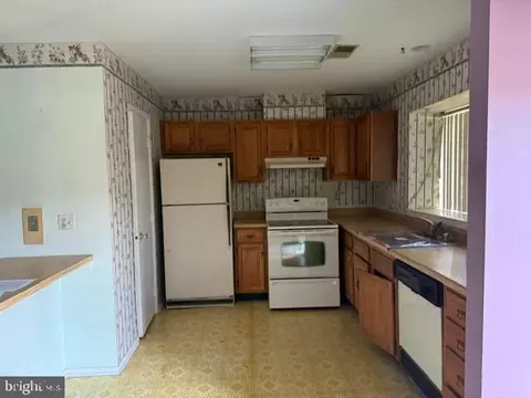 Kitchen - 20 Danben Ct, Nottingham, MD 21236 photo 1 of 2