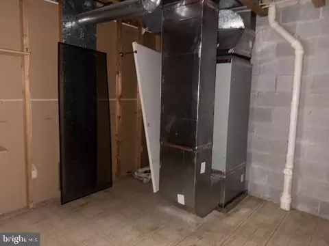 Entry Way - 20 Danben Ct, Nottingham, MD 21236 photo 2 of 2