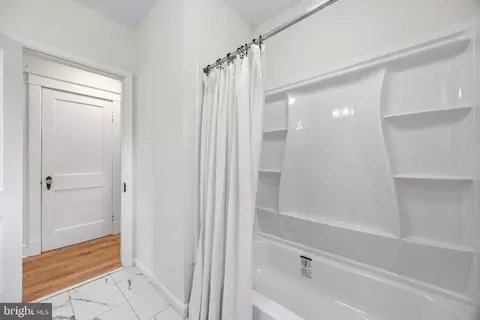 Entry Way - 5559 Ashbourne Rd, Halethorpe, MD 21227 photo 4 of 5