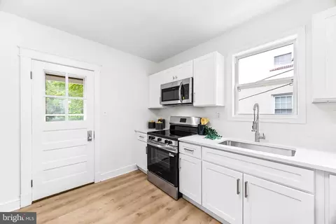 Entry Way - 5559 Ashbourne Rd, Halethorpe, MD 21227 photo 1 of 5