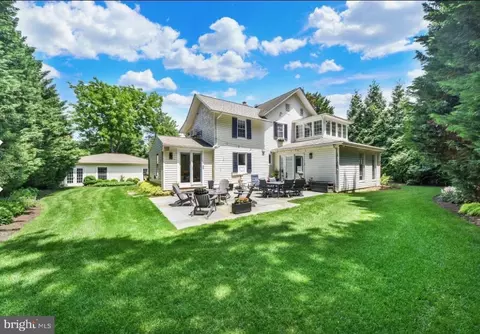 112 Hooks Ln, Pikesville, MD 21208
