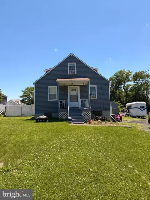 7827 Price Ln, Rosedale, MD 21237
