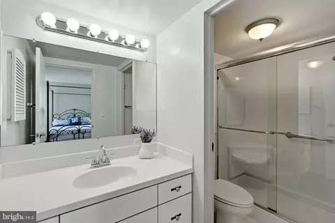 Bath - 205 E Joppa Rd #1809, Towson, MD 21286 photo 1 of 4