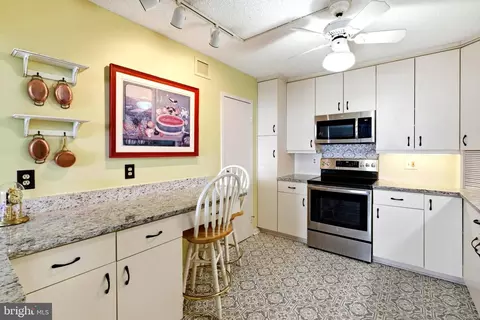 Kitchen - 205 E Joppa Rd #1809, Towson, MD 21286 photo 1 of 4