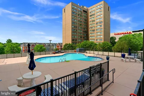 Exterior - 205 E Joppa Rd #1809, Towson, MD 21286 photo 2 of 2