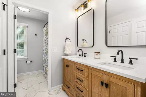 Bath - 3701 Stansbury Mill Rd, Phoenix, MD 21131 photo 3 of 3