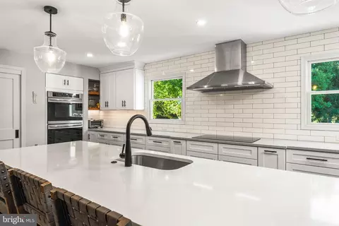 Kitchen - 3701 Stansbury Mill Rd, Phoenix, MD 21131 photo 5 of 5