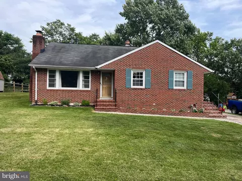 9005 Tammy Rd, Nottingham, MD 21236