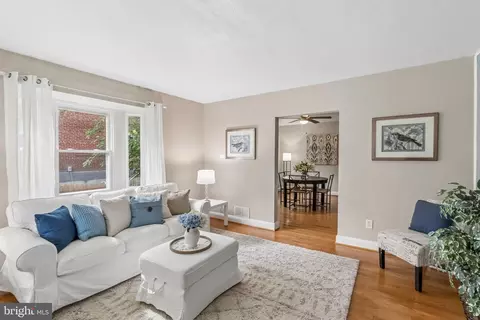 1719 White Oak Ave, Parkville, MD 21234