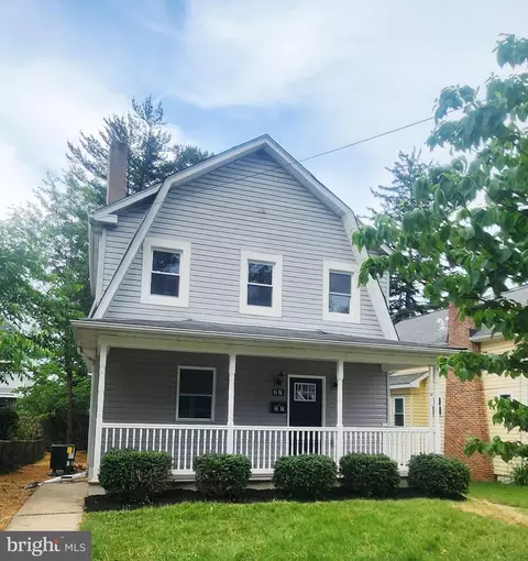 27 Glenwood Ave, Catonsville, MD 21228