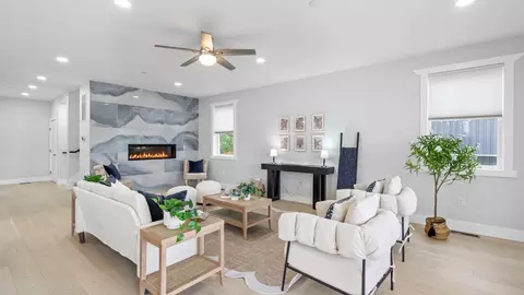 Living - 7314 Waldman Ave, Sparrows Point, MD 21219 photo 2 of 3