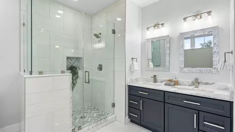 Bath - 7314 Waldman Ave, Sparrows Point, MD 21219 photo 4 of 7
