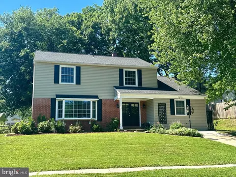 4 Old Spring Ct, Cockeysville, MD 21030