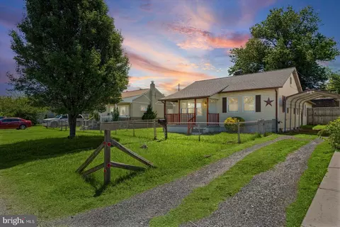 567 Compass Rd, Middle River, MD 21220