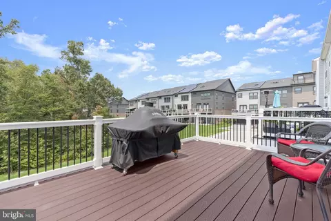 Exterior - 322 Heritage St, Middle River, MD 21220 photo 5 of 9