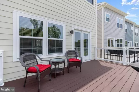 Exterior - 322 Heritage St, Middle River, MD 21220 photo 4 of 9