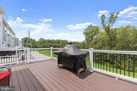 Exterior - 322 Heritage St, Middle River, MD 21220 photo 6 of 9