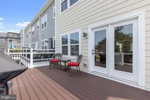 Exterior - 322 Heritage St, Middle River, MD 21220 photo 7 of 9