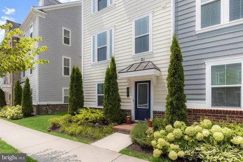 Exterior - 322 Heritage St, Middle River, MD 21220 photo 3 of 9