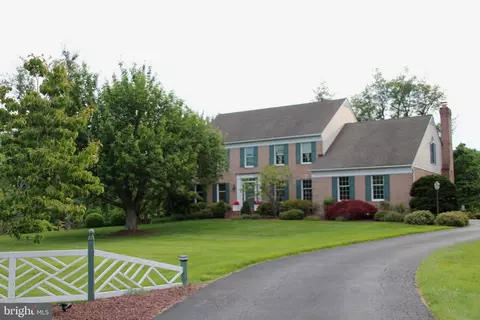 24 Manor Knoll Ct, Baldwin, MD 21013