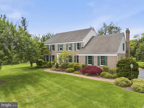 24 Manor Knoll Ct, Baldwin, MD 21013