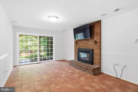 Living - 17212 Hunter Green Rd, Upperco, MD 21155 photo 3 of 4