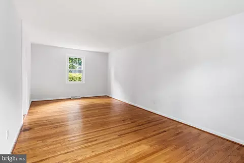 Living - 17212 Hunter Green Rd, Upperco, MD 21155 photo 1 of 4