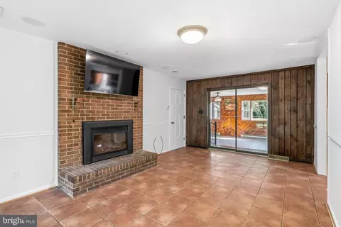 Living - 17212 Hunter Green Rd, Upperco, MD 21155 photo 4 of 4