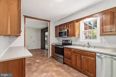 Entry Way - 17212 Hunter Green Rd, Upperco, MD 21155 photo 1 of 3
