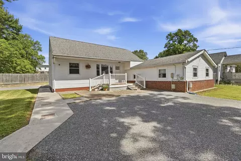 2411 Poplar Rd, Essex, MD 21221