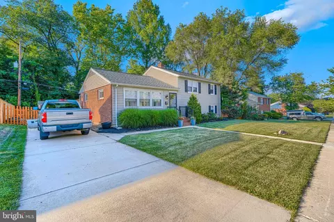 8 Ridgefield Rd, Lutherville Timonium, MD 21093