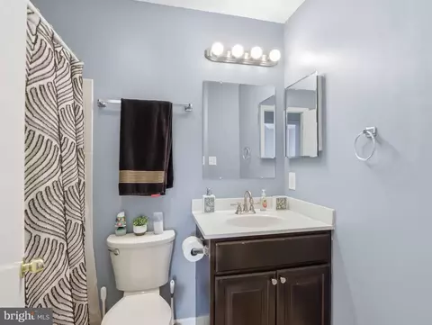 Bath - 2018 Amber, Windsor Mill, MD 21244 photo 1 of 2