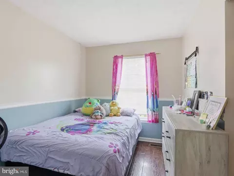 Bedroom - 2018 Amber, Windsor Mill, MD 21244 photo 5 of 7