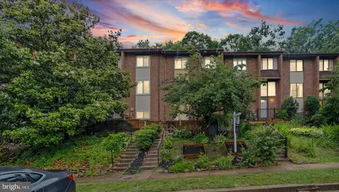 9250 Bellbeck Rd, Parkville, MD 21234