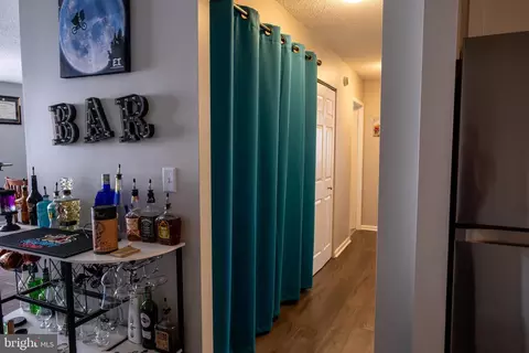 Entry Way - 205 E Joppa Rd #405, Towson, MD 21286 photo 1 of 4