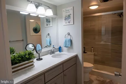 Bath - 205 E Joppa Rd #405, Towson, MD 21286 photo 1 of 4